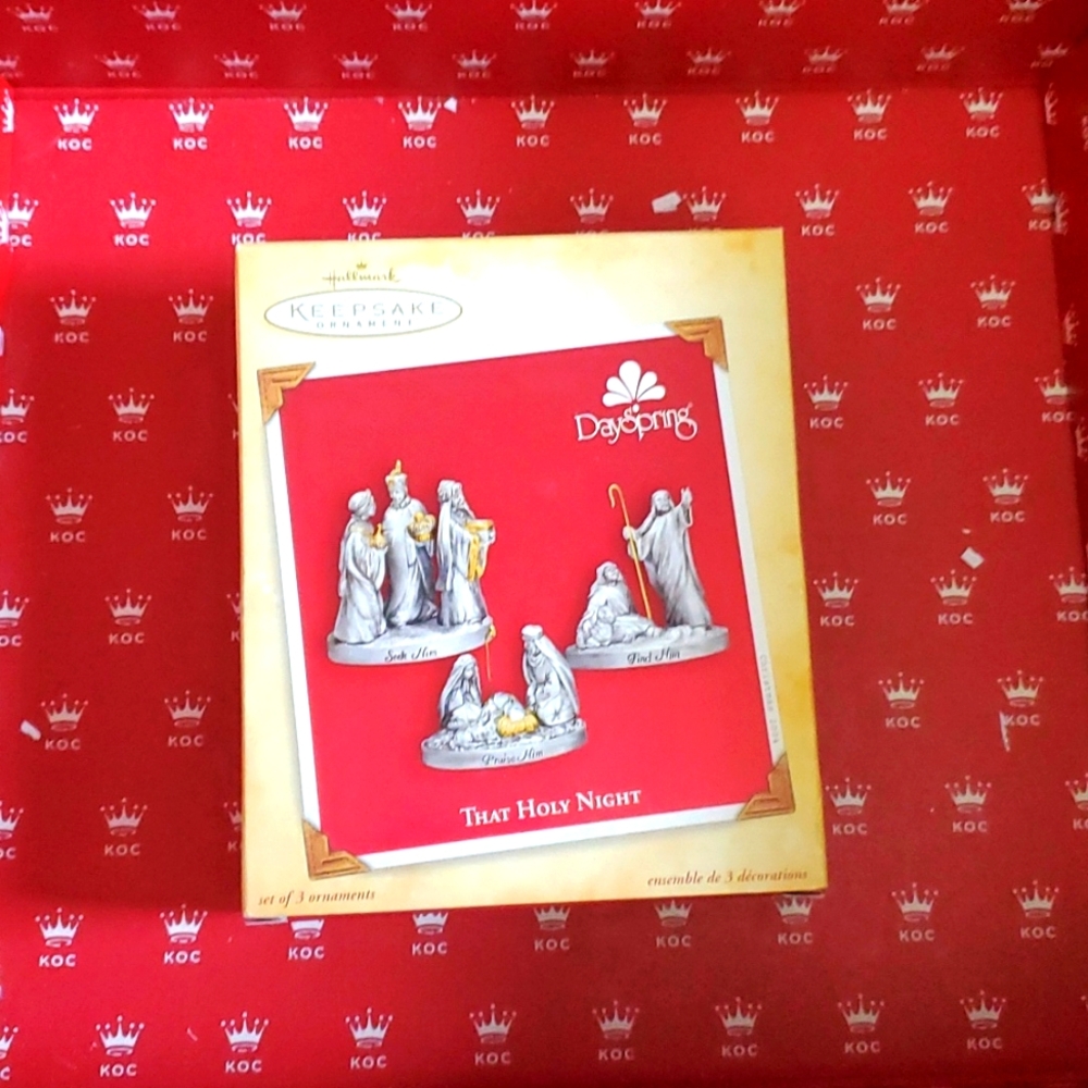 2004 That Holy Night Ornament
